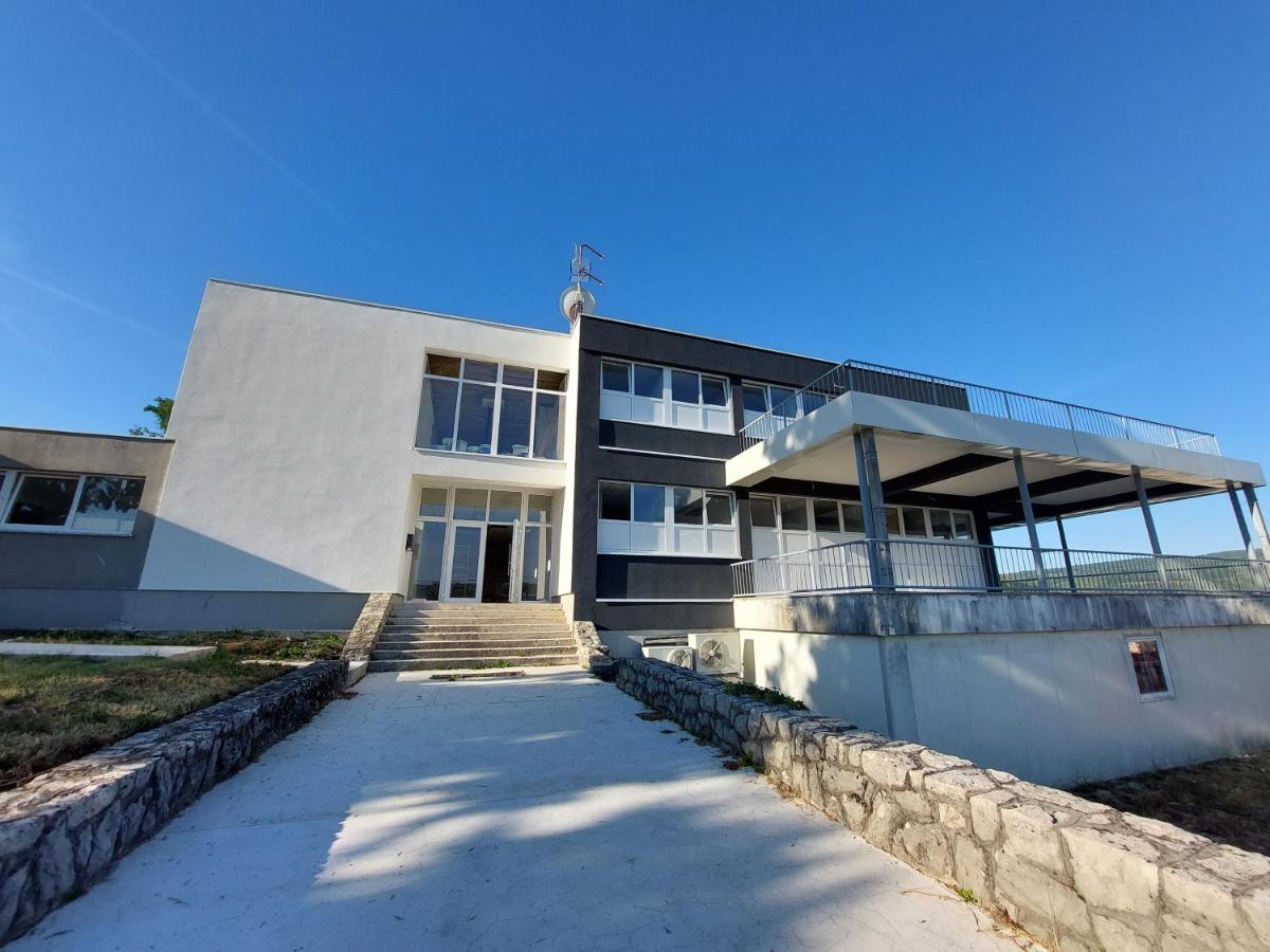 Hotel Potpićan Extérieur photo